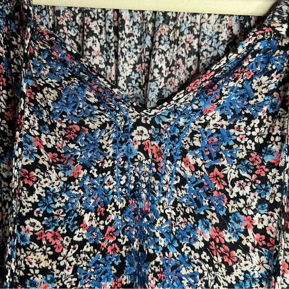 Mason & Belle Ditsy Floral Boho Embroidered Top with Tassels Size Medium - Picture 2 of 8